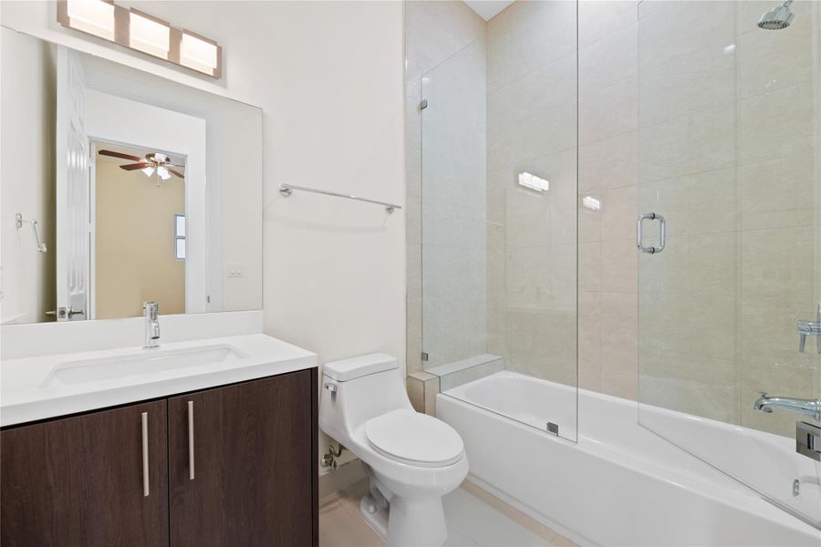 Furnished interior view inside a new home in , Fort Lauderdale (Image 7).