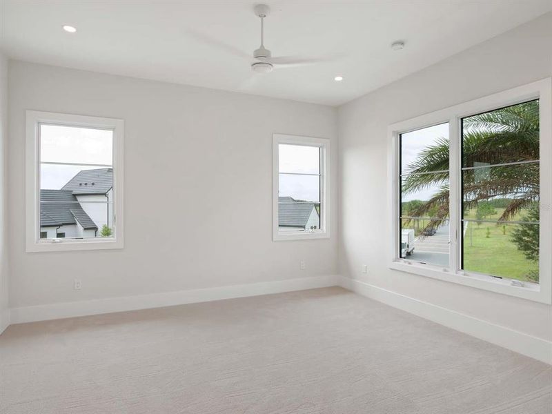Spacious, unfurnished interior of a new home in , Orlando (Image 37).
