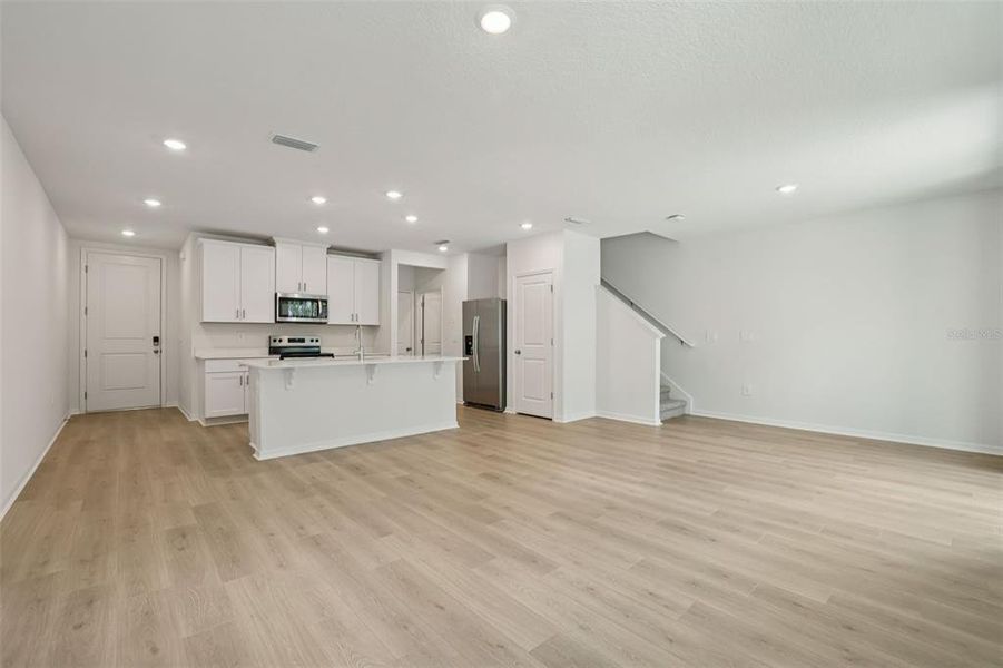 Spacious, unfurnished interior of a new home in Bradford Park, Ormond Beach (Image 30).