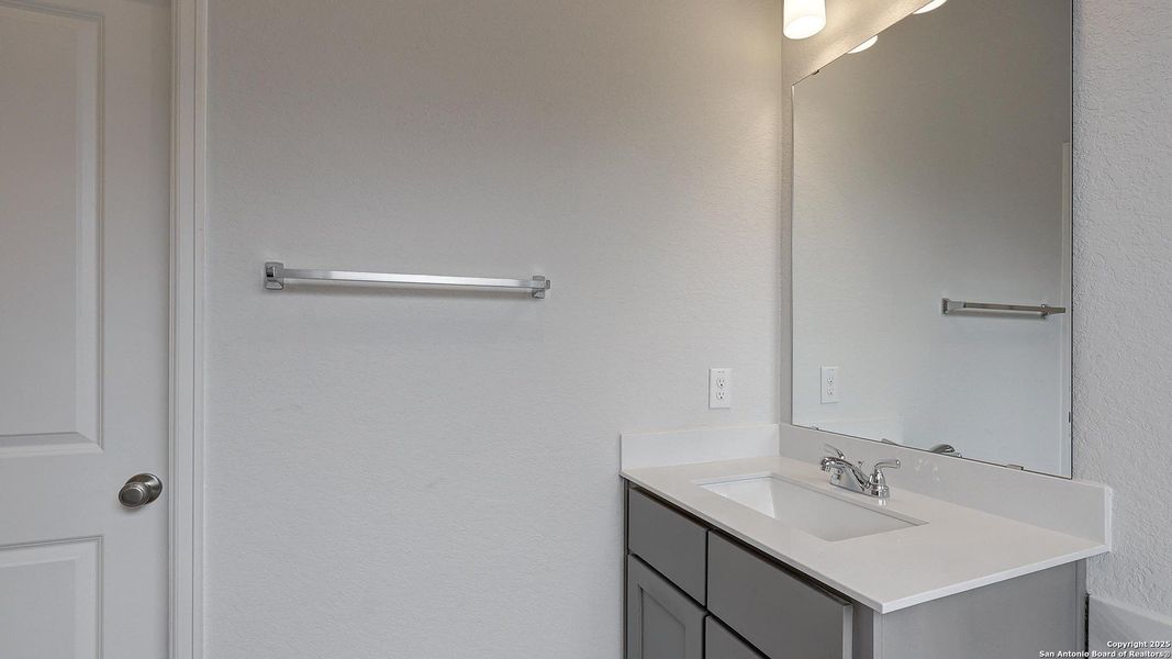 Furnished interior view inside a new home in Ladera 40', San Antonio (Image 16). Furnished interior view inside a new home in Ladera 40', San Antonio (Image 16).