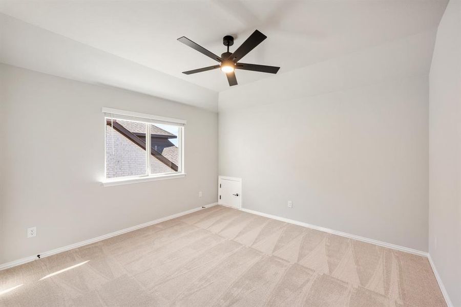 Spacious, unfurnished interior of a new home in Creekview Meadows, Pilot Point (Image 39). Spacious, unfurnished interior of a new home in Creekview Meadows, Pilot Point (Image 39).