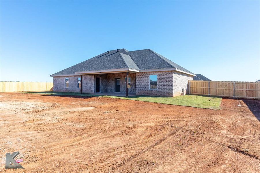 Exterior details and patio area of a home in , Tuscola (Image 15).