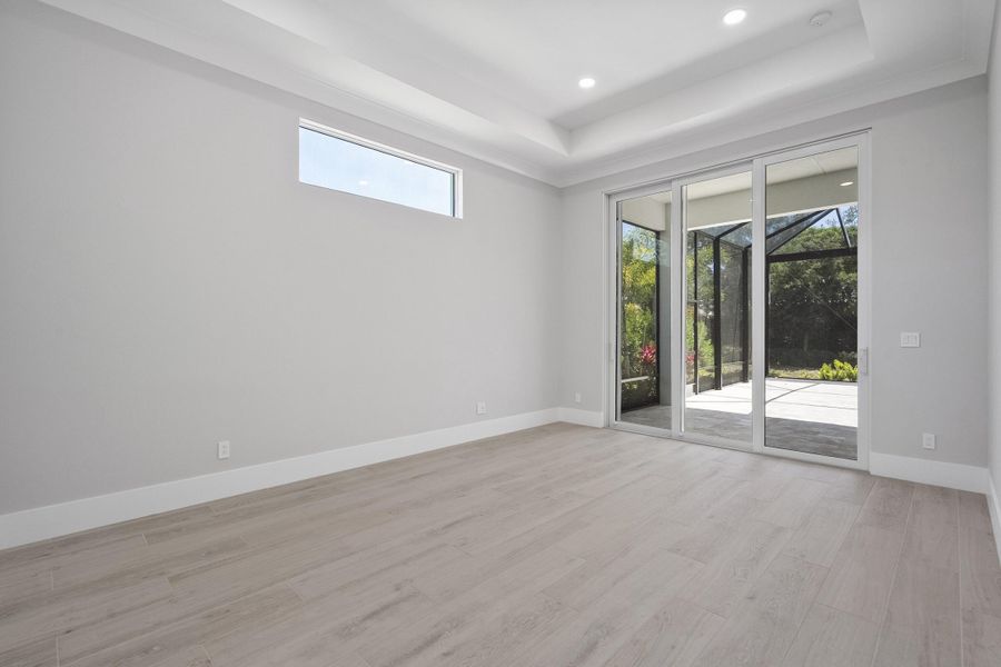 129 Strand Drive - Main bed Oceanic Gran