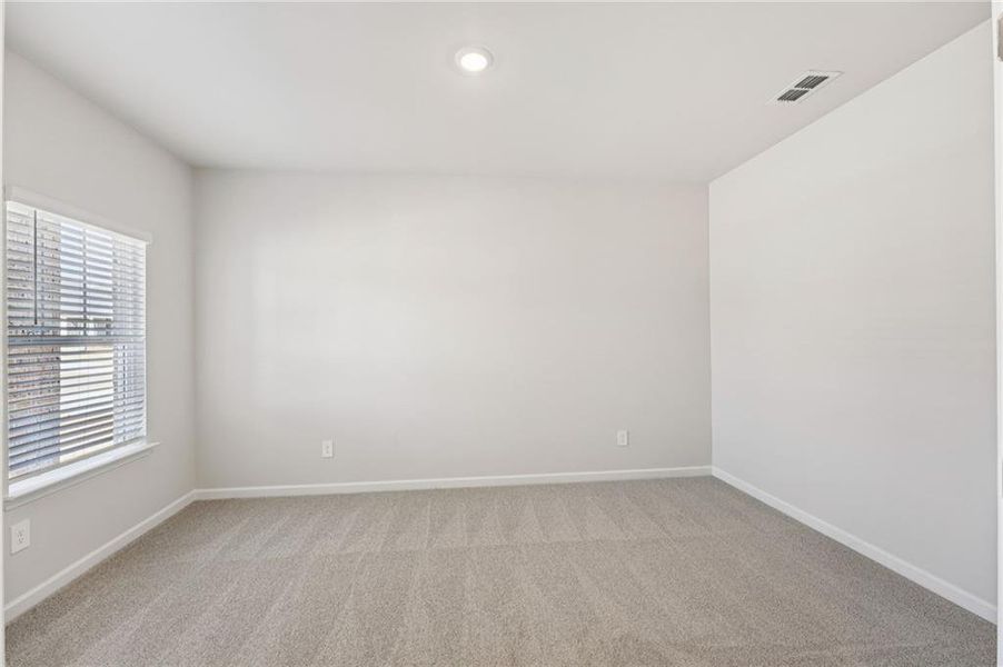 Spacious, unfurnished interior of a new home in Creekside at Oxford Park, Fairburn (Image 23).