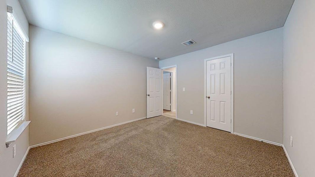 Spacious, unfurnished interior of a new home in Turnbo Ranch, Killeen (Image 23).