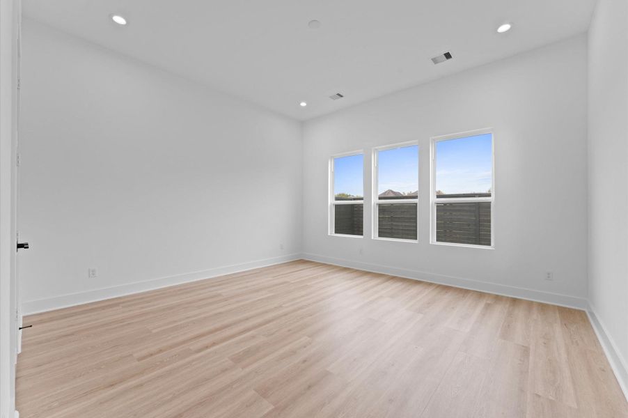 Spacious, unfurnished interior of a new home in , Missouri City (Image 19). Spacious, unfurnished interior of a new home in , Missouri City (Image 19).