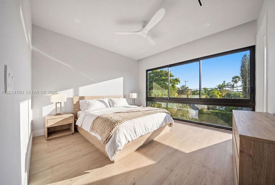 Furnished interior view inside a new home in , Fort Lauderdale (Image 73).
