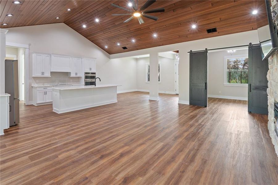 Spacious, unfurnished interior of a new home in , Frostproof (Image 14). Spacious, unfurnished interior of a new home in , Frostproof (Image 14).