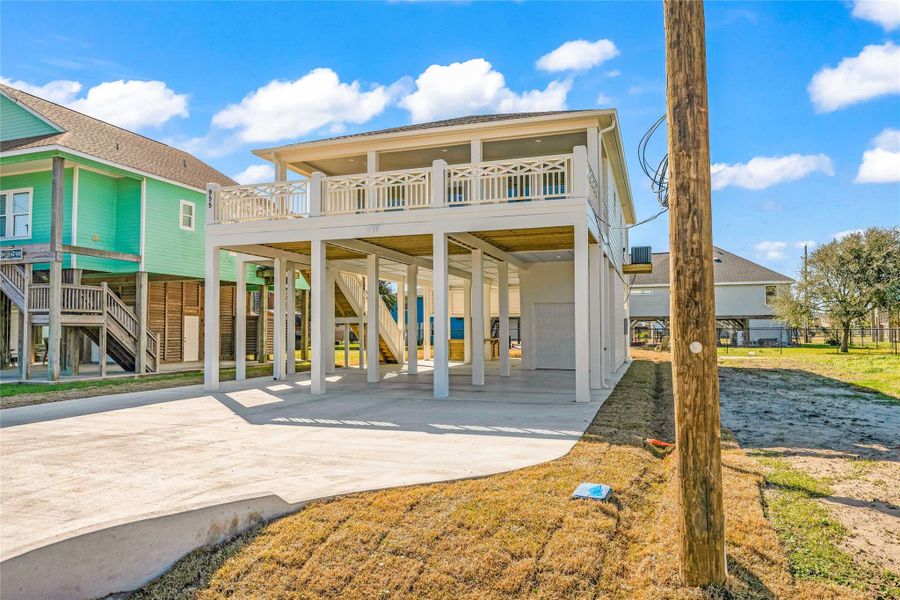 Exterior details and patio area of a home in , Crystal Beach (Image 22).