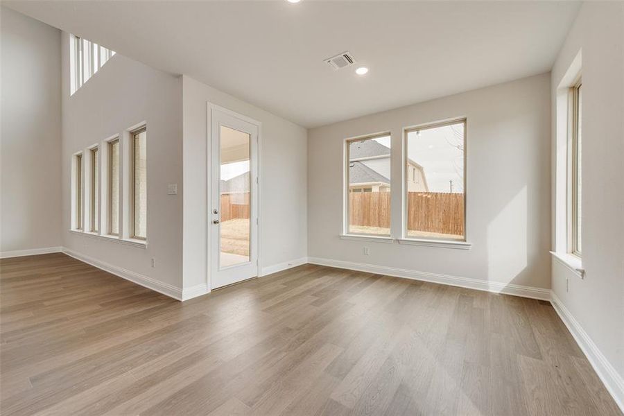 Spacious, unfurnished interior of a new home in Sutton Fields, Celina (Image 32).