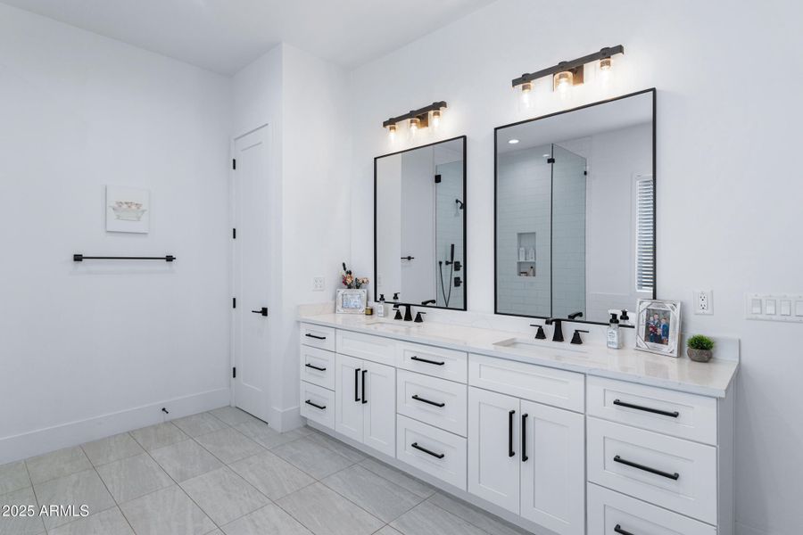 Owner's Suite Bathroom Owner's Suite Bathroom