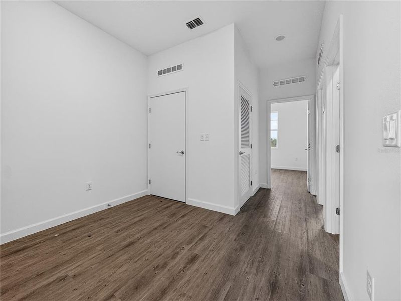Spacious, unfurnished interior of a new home in , Davenport (Image 23).