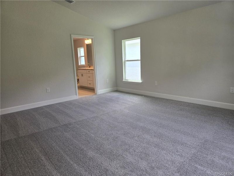 Spacious, unfurnished interior of a new home in Wyld Palms, Inverness (Image 19).