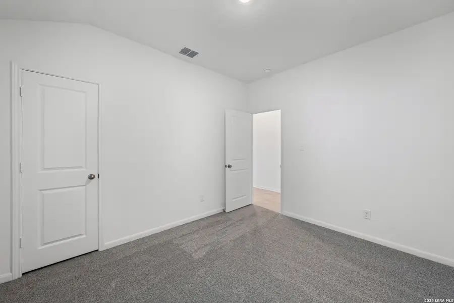 Spacious, unfurnished interior of a new home in , San Antonio (Image 11).