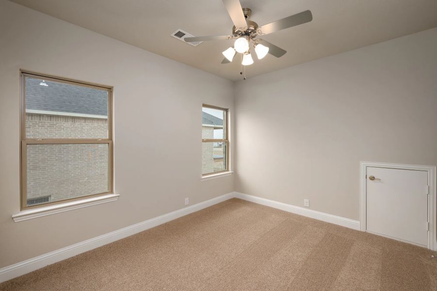 Representative unfurnished interior of a home built from the Basalt by Stonehollow Homes in Heritage Grove, Blue Ridge (Image 29).