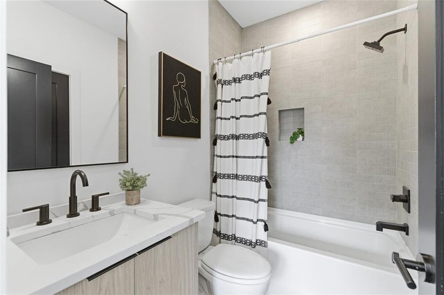 Furnished interior view inside a new home in , Atlanta (Image 17).