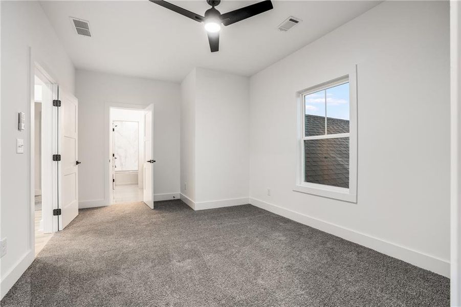 Spacious, unfurnished interior of a new home in , Jefferson (Image 17).