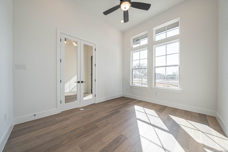 Spacious, unfurnished interior of a new home in , New Braunfels (Image 21).