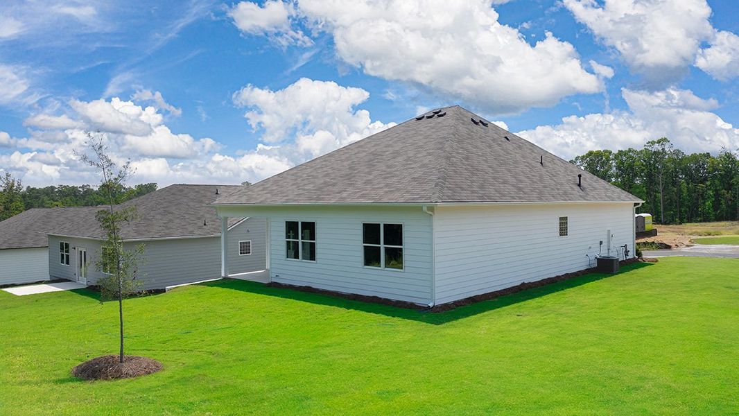 Representative exterior details of a home built from the Aria by D.R. Horton in Lost Creek, Dallas (Image 4).