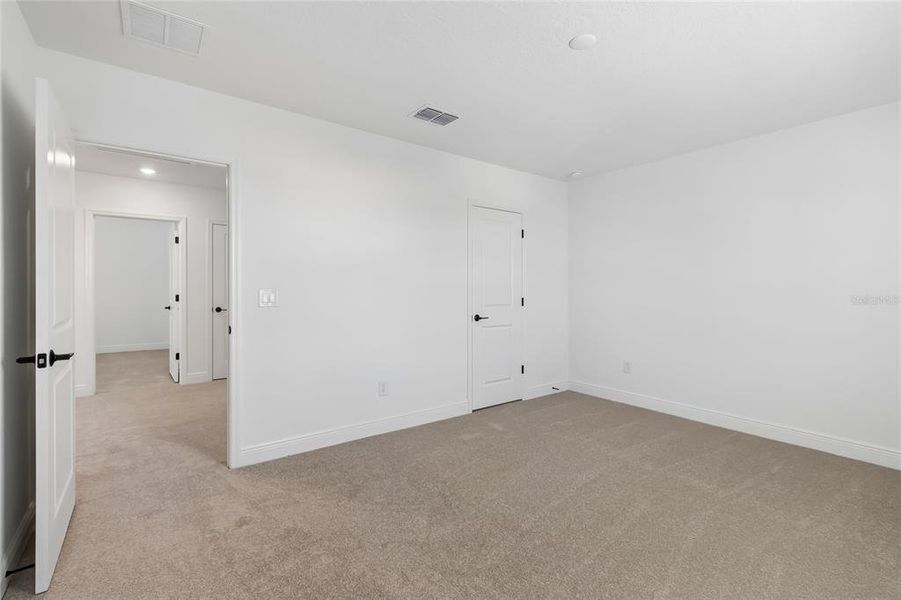Spacious, unfurnished interior of a new home in SeaFlower, Bradenton (Image 26).