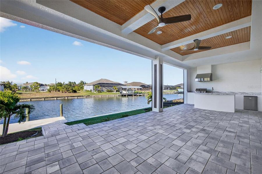 Exterior details and patio area of a home in , Port Charlotte (Image 19).