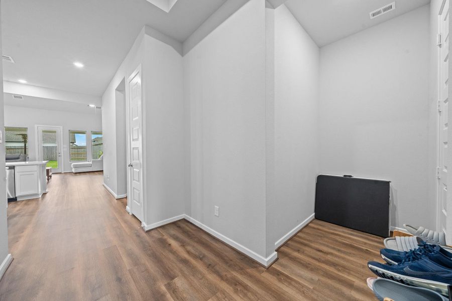 Spacious, unfurnished interior of a new home in Marvida 45', Cypress (Image 19). Spacious, unfurnished interior of a new home in Marvida 45', Cypress (Image 19).