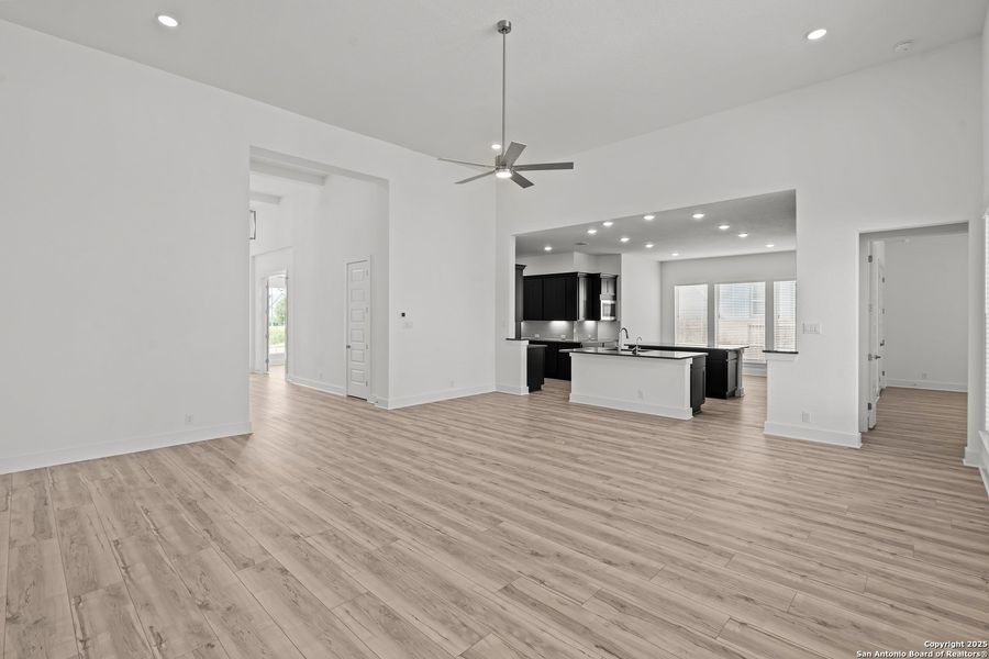 Spacious, unfurnished interior of a new home in Mesa Western, Cibolo (Image 26). Spacious, unfurnished interior of a new home in Mesa Western, Cibolo (Image 26).