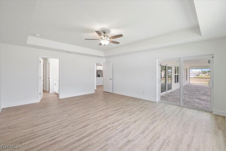 Spacious, unfurnished interior of a new home in Cape Coral, Cape Coral (Image 21).