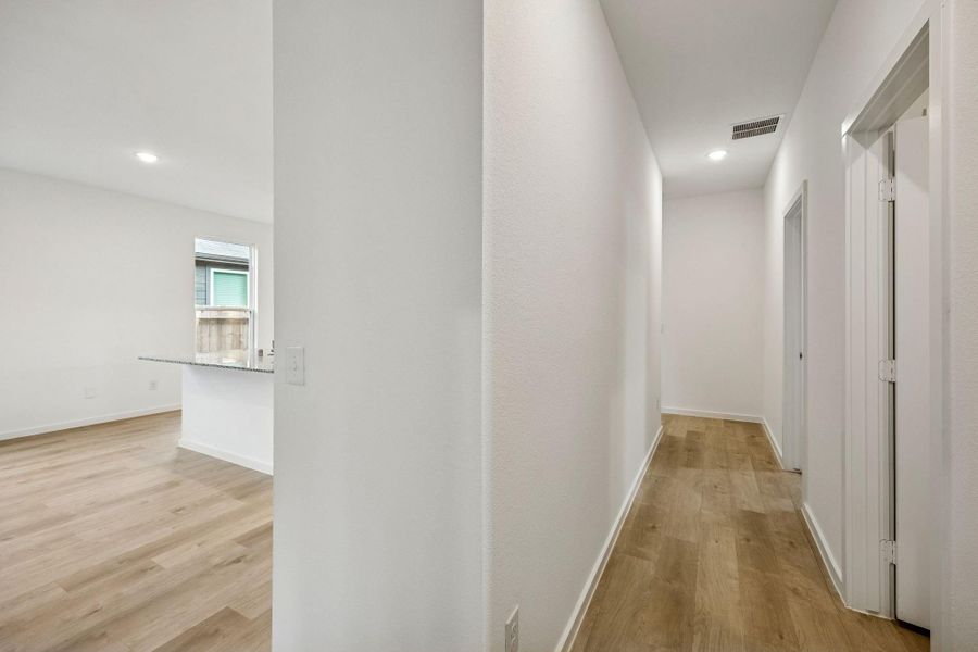 Spacious, unfurnished interior of a new home in Stokesbury, Waller (Image 20).