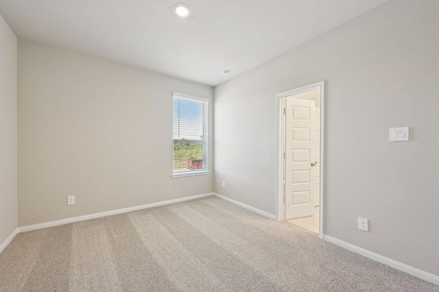 Spacious, unfurnished interior of a new home in Kemah Crossing - Luxe Series, Kemah (Image 37). Spacious, unfurnished interior of a new home in Kemah Crossing - Luxe Series, Kemah (Image 37).