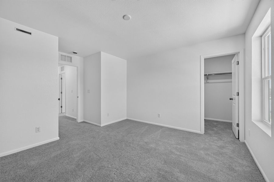 Spacious, unfurnished interior of a new home in Lake Bluff, Greeley (Image 21). Spacious, unfurnished interior of a new home in Lake Bluff, Greeley (Image 21).