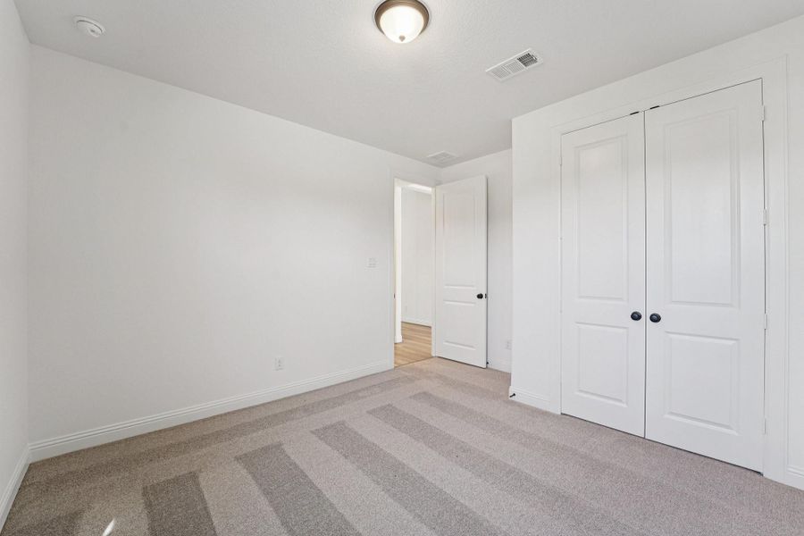 Spacious, unfurnished interior of a new home in Evergreen 50', Conroe (Image 14).