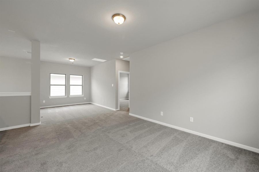 Spacious, unfurnished interior of a new home in La Segarra 40', Brookshire (Image 12).
