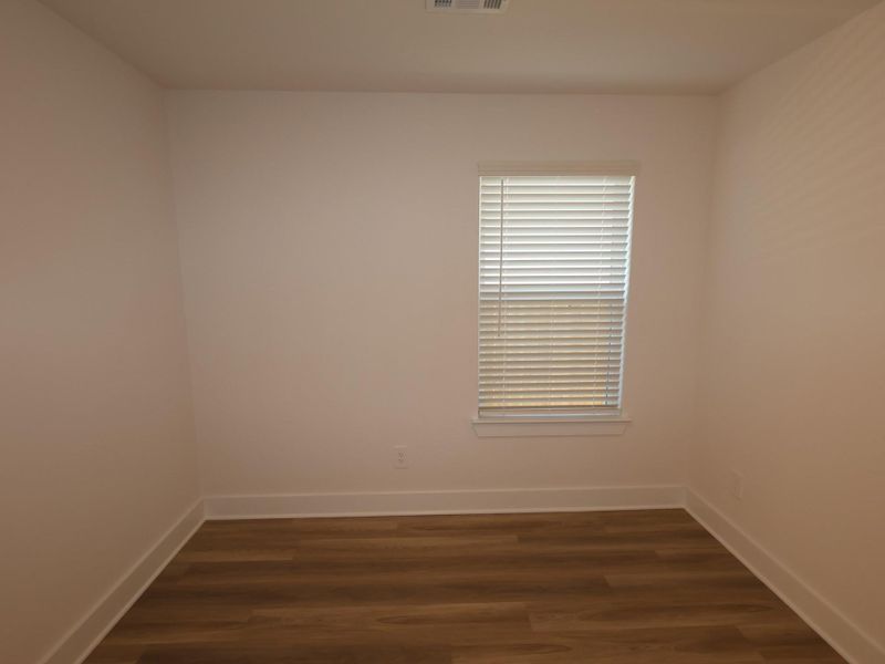 Spacious, unfurnished interior of a new home in Lone Star Landing, Montgomery (Image 36).