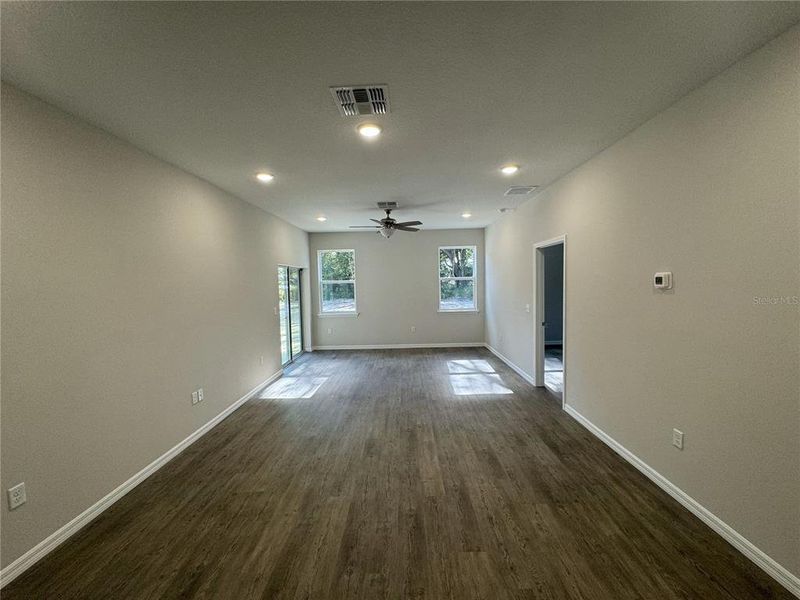 Spacious, unfurnished interior of a new home in , Eustis (Image 9).