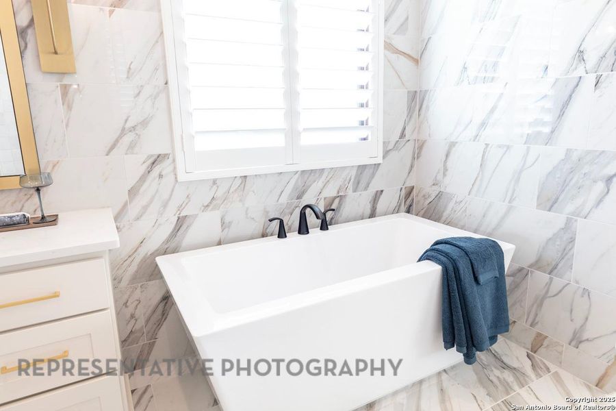 Furnished interior view inside a new home in The Ranches at Creekside, Boerne (Image 41). Furnished interior view inside a new home in The Ranches at Creekside, Boerne (Image 41).