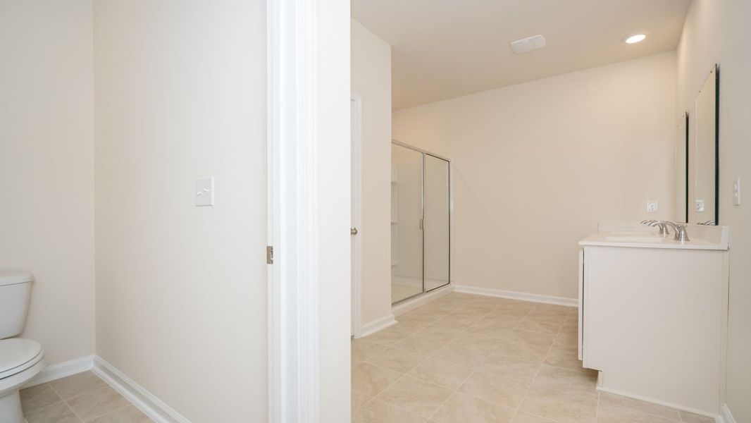 Representative unfurnished interior of a home built from the ARIA by D.R. Horton in Island Green, Myrtle Beach (Image 36).