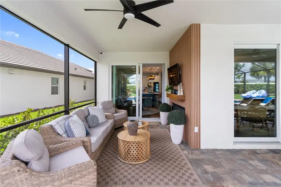 Exterior details and patio area of a home in , Bradenton (Image 3).