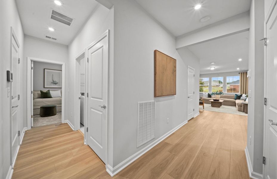 Spacious, unfurnished interior of a new home in Sparrow Creek, Boiling Springs (Image 21).