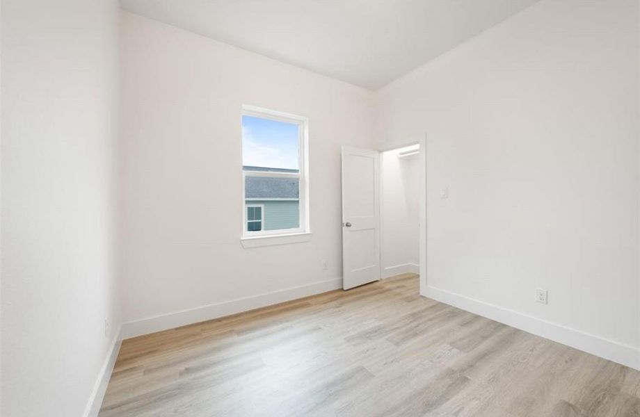 Spacious, unfurnished interior of a new home in , Galveston (Image 29).