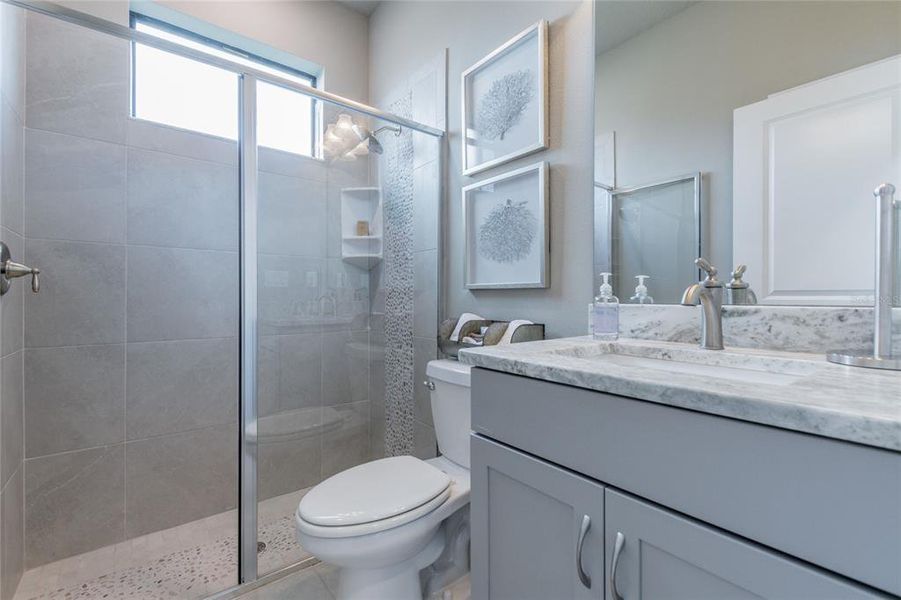 Furnished interior view inside a new home in , Tarpon Springs (Image 35).