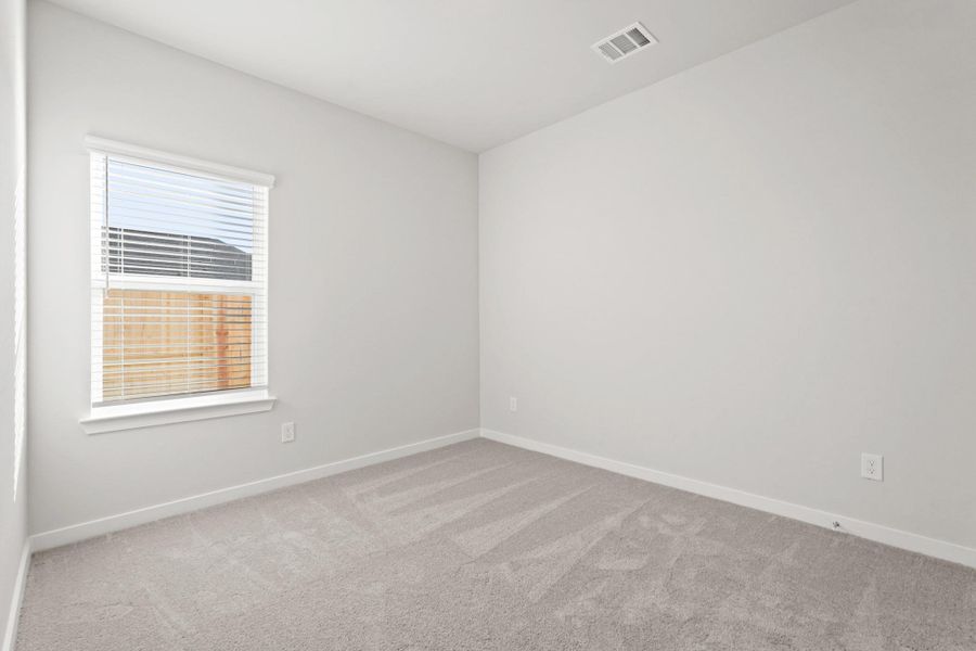 Spacious, unfurnished interior of a new home in Woodshore, Clute (Image 14).
