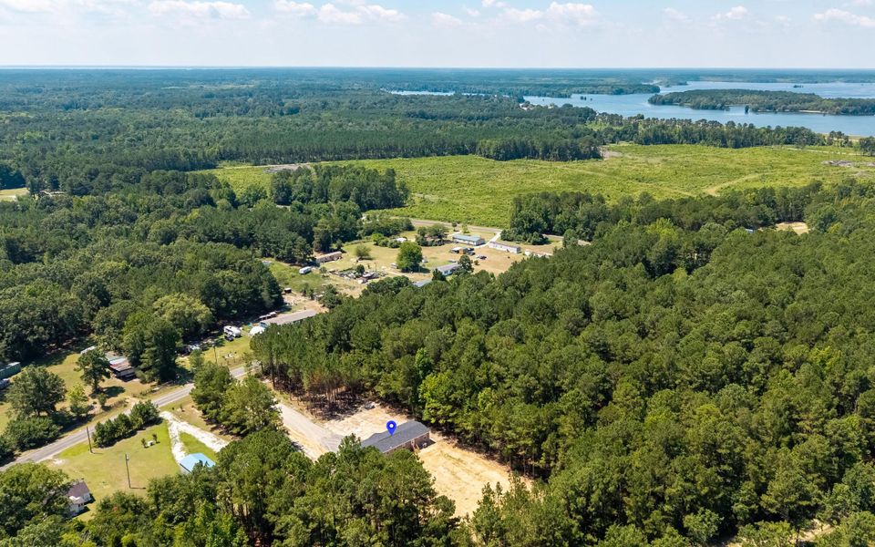 Natural landscape and outdoor views near in Pineville (Image 47). Natural landscape and outdoor views near in Pineville (Image 47).