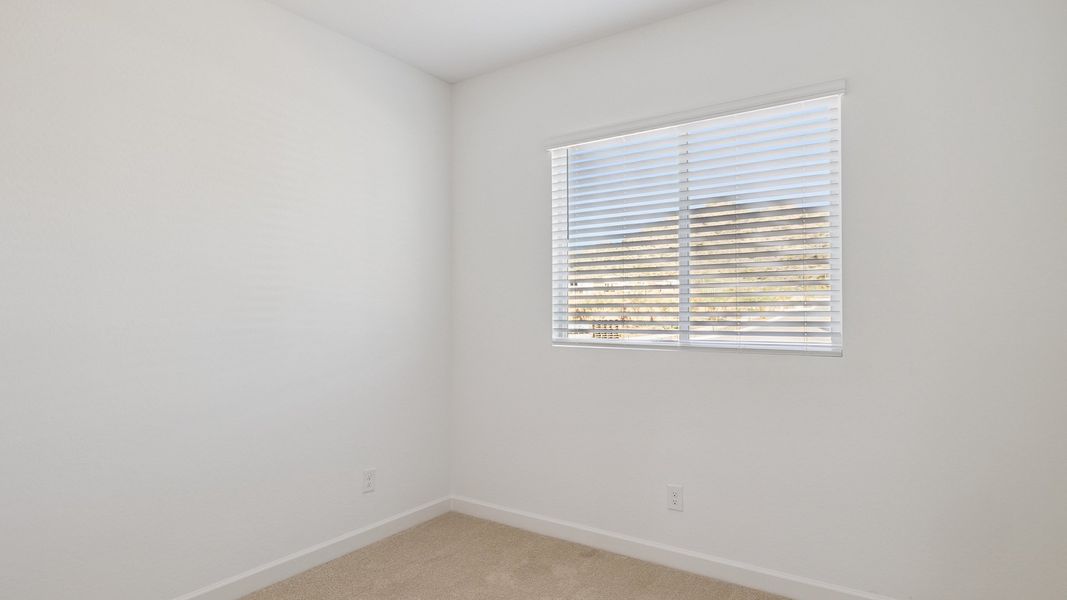 Spacious, unfurnished interior of a new home in Aloravita, Peoria (Image 14).