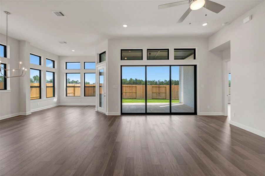 Spacious, unfurnished interior of a new home in The Highlands Encore - Harbor Collection, Porter (Image 18).