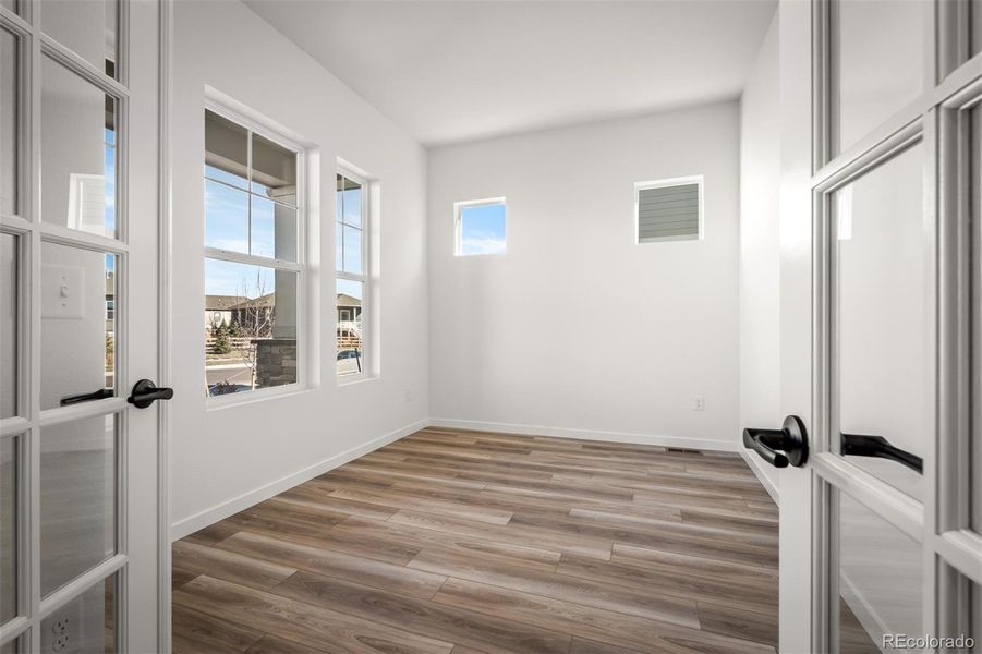 Spacious, unfurnished interior of a new home in Revel Crossing at Wolf Ranch – The Outlook Collection, Colorado Springs (Image 21).
