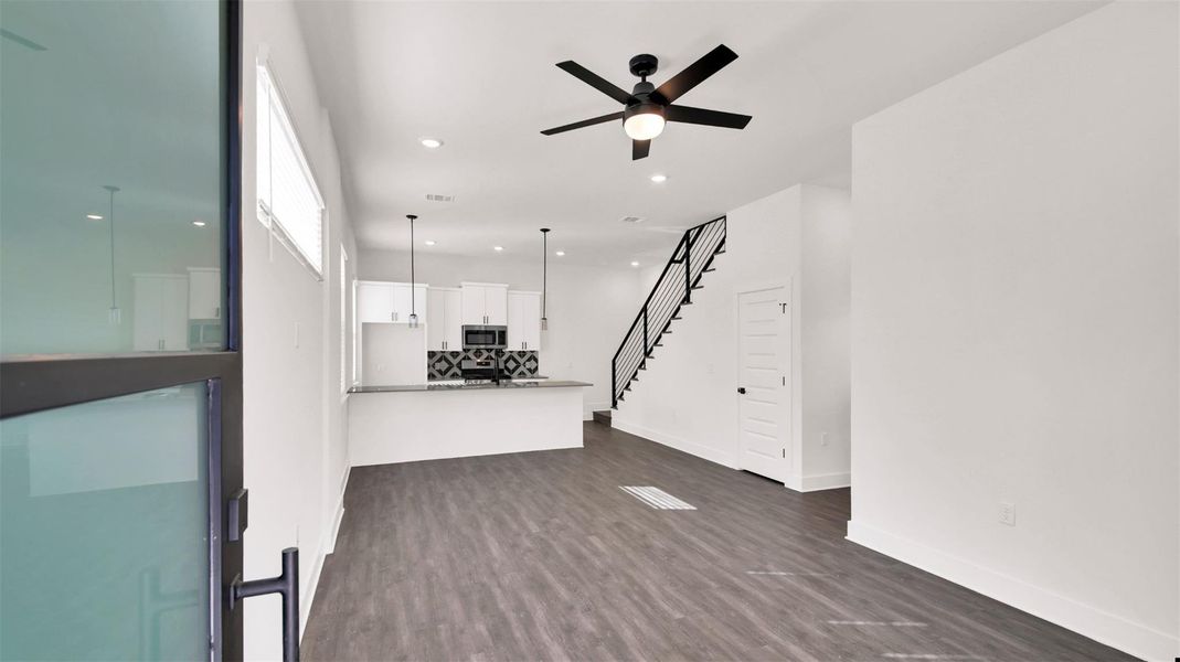 Spacious, unfurnished interior of a new home in , Austin (Image 12).