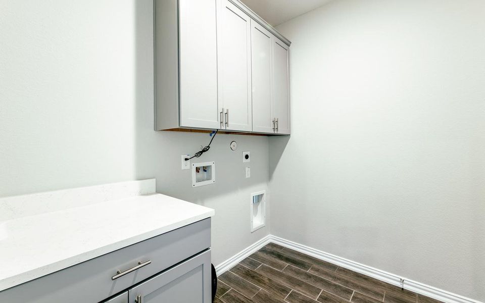 Furnished interior view inside a new home in Martha's Vineyard, Alvin (Image 37).