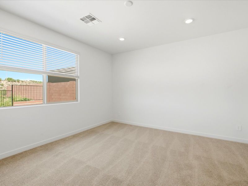 Spacious, unfurnished interior of a new home in Naranja Trails, Oro Valley (Image 15).
