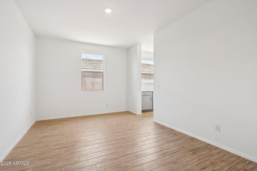 24-web-or-mls-W Pecan Wds-S1907-024 24-web-or-mls-W Pecan Wds-S1907-024